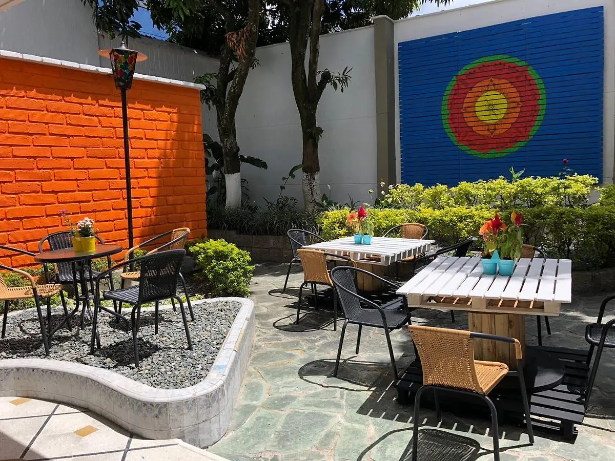 Guest house Backpackers Inn Medellin