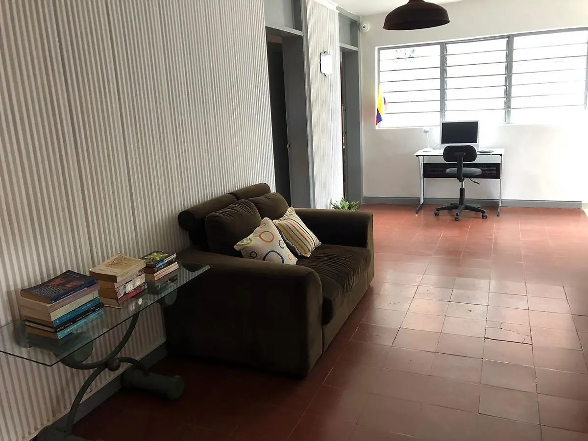 Backpackers Inn Medellin Guest house