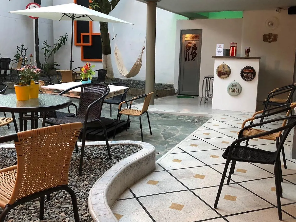 Guest house Backpackers Inn Medellin