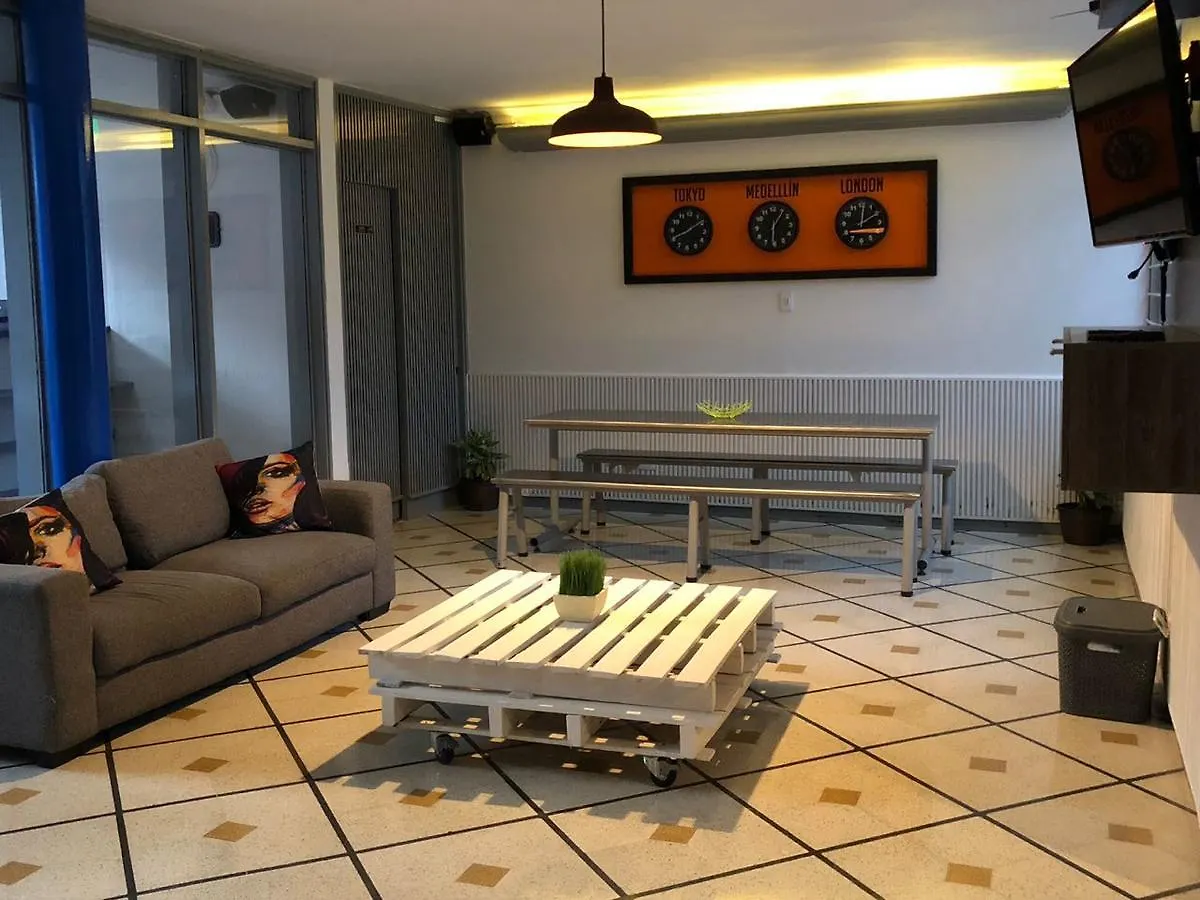 Backpackers Inn Medellin 2*,  Colombia