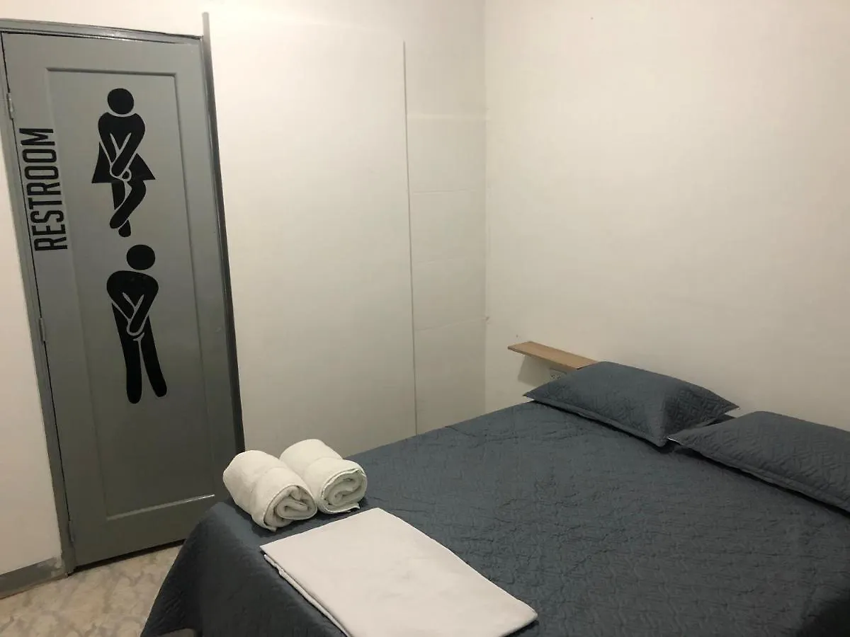 Backpackers Inn Medellin 2*,  Colombia